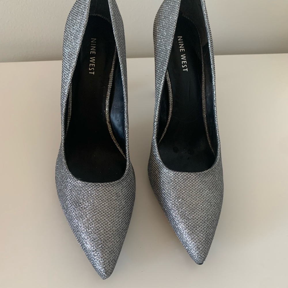 Nine West Flax Silver Sparkle Pumps Sz 9.5